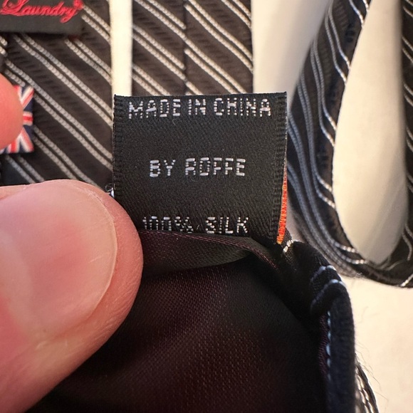 English Laundry Tie Black & White Horizontal Stripe Men’s 100% Silk Necktie - Picture 6 of 8